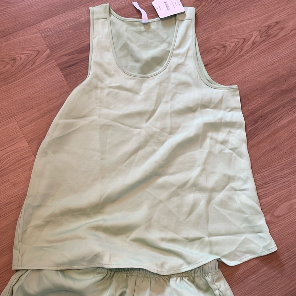 Fabletics EcoSatin crop lounge pants size small and Tank size XXS. NWT